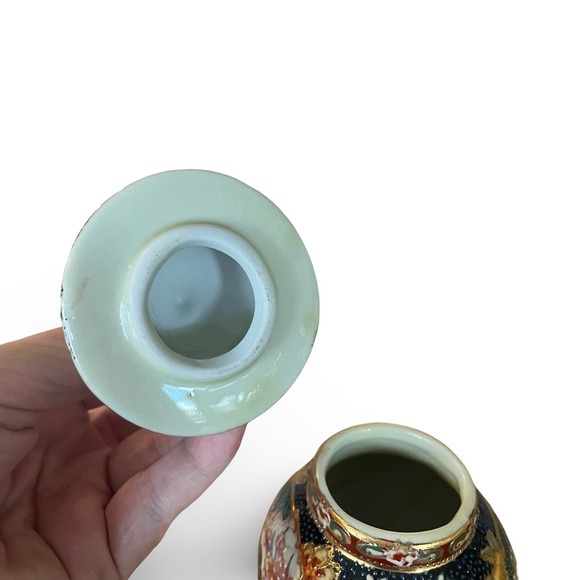 Vintage Japanese Satsuma Ginger Jar - Picture 5 of 9